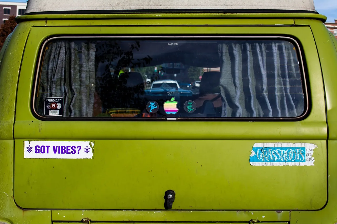 Mount Hashmore - 5" Sticker in the color: - Kaspers Tees