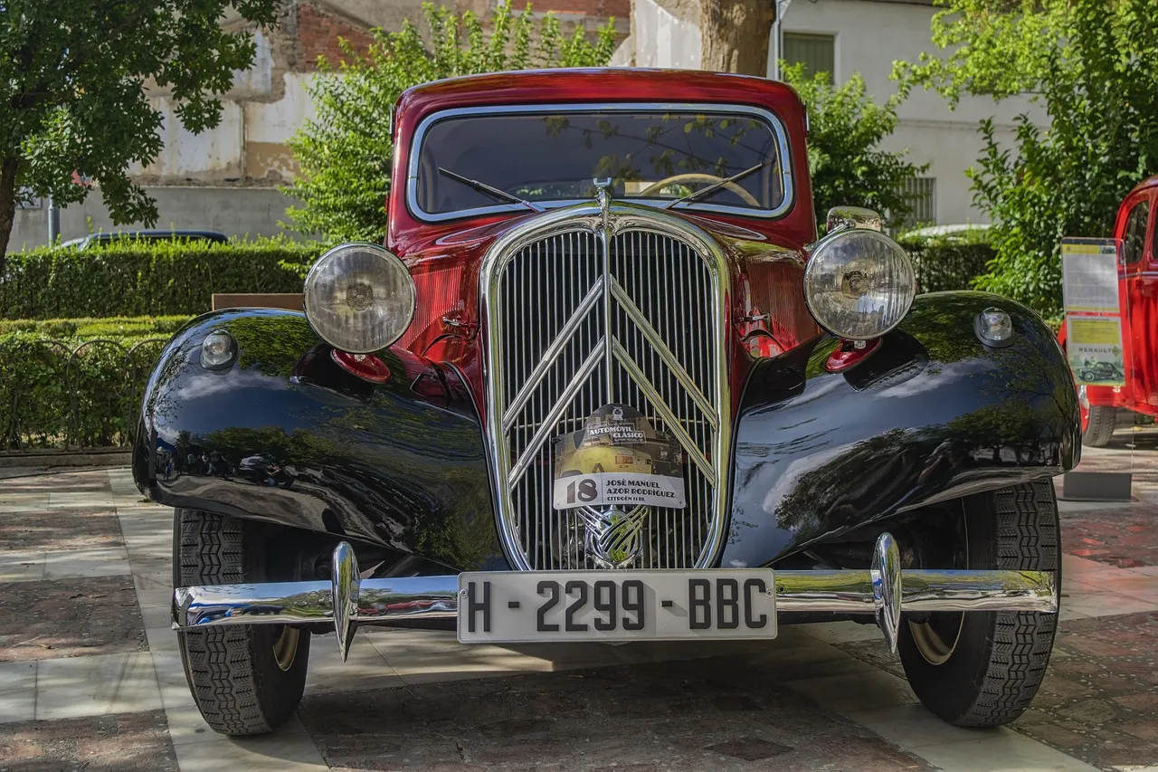 Old Cars & Dirty Bars T-Shirt
